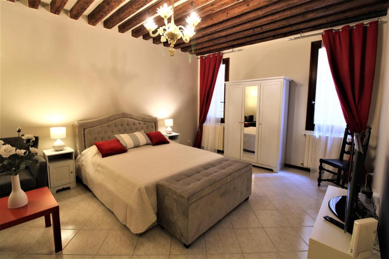 Central And Spacious Apartment Venezia Esterno foto