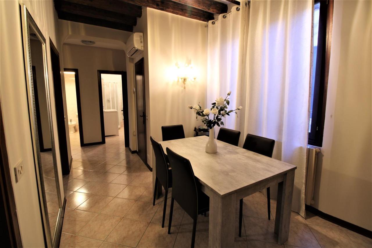 Central And Spacious Apartment Venezia Esterno foto