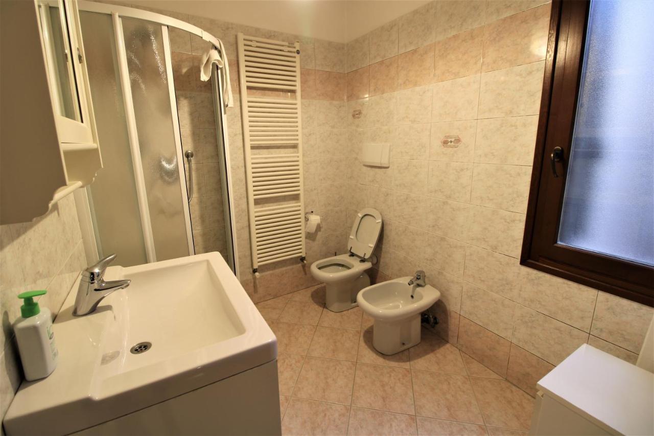 Central And Spacious Apartment Venezia Esterno foto