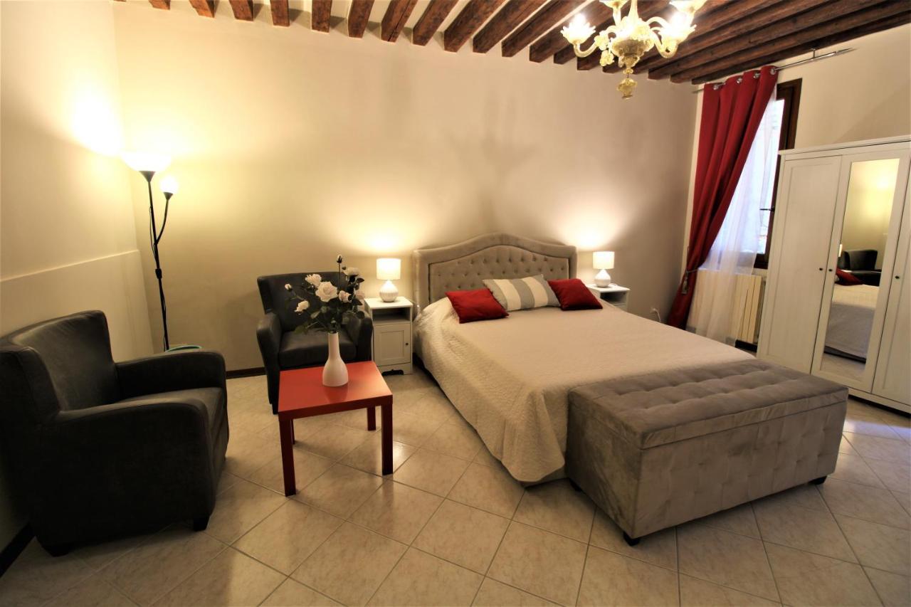 Central And Spacious Apartment Venezia Esterno foto